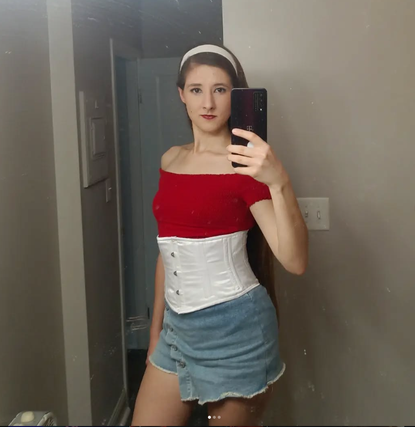 Kenzie Claire Instagram | Outfit of the Day